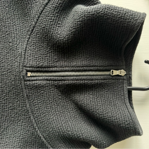 Calia Elevate 1/4 zip, black , medium. Excellent condition, worn a handful of - Picture 5 of 6